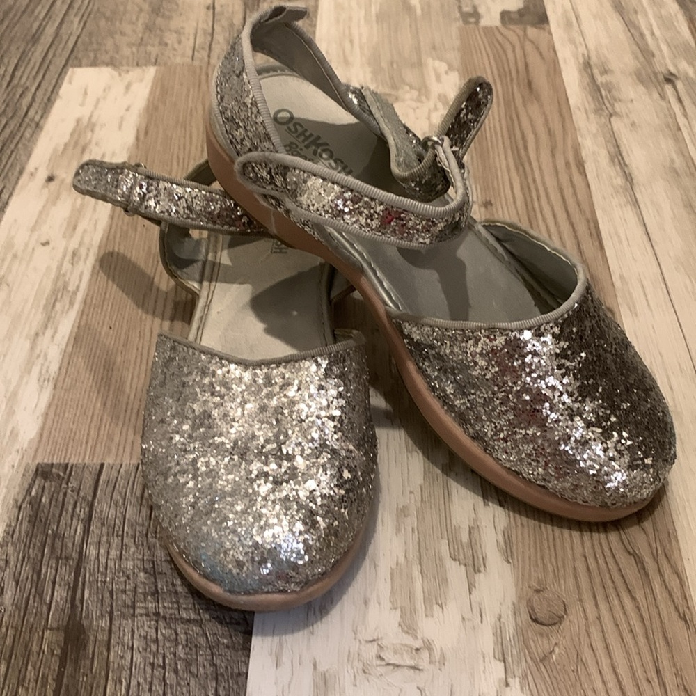 Girls sparkled Mary Jane shoes